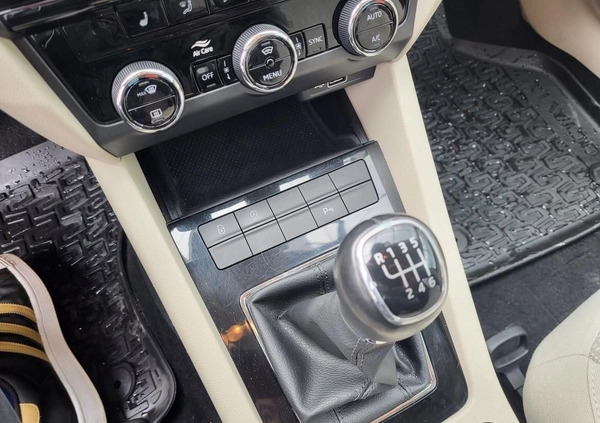 Skoda Octavia cena 69600 przebieg: 128000, rok produkcji 2019 z Rabka-Zdrój małe 631